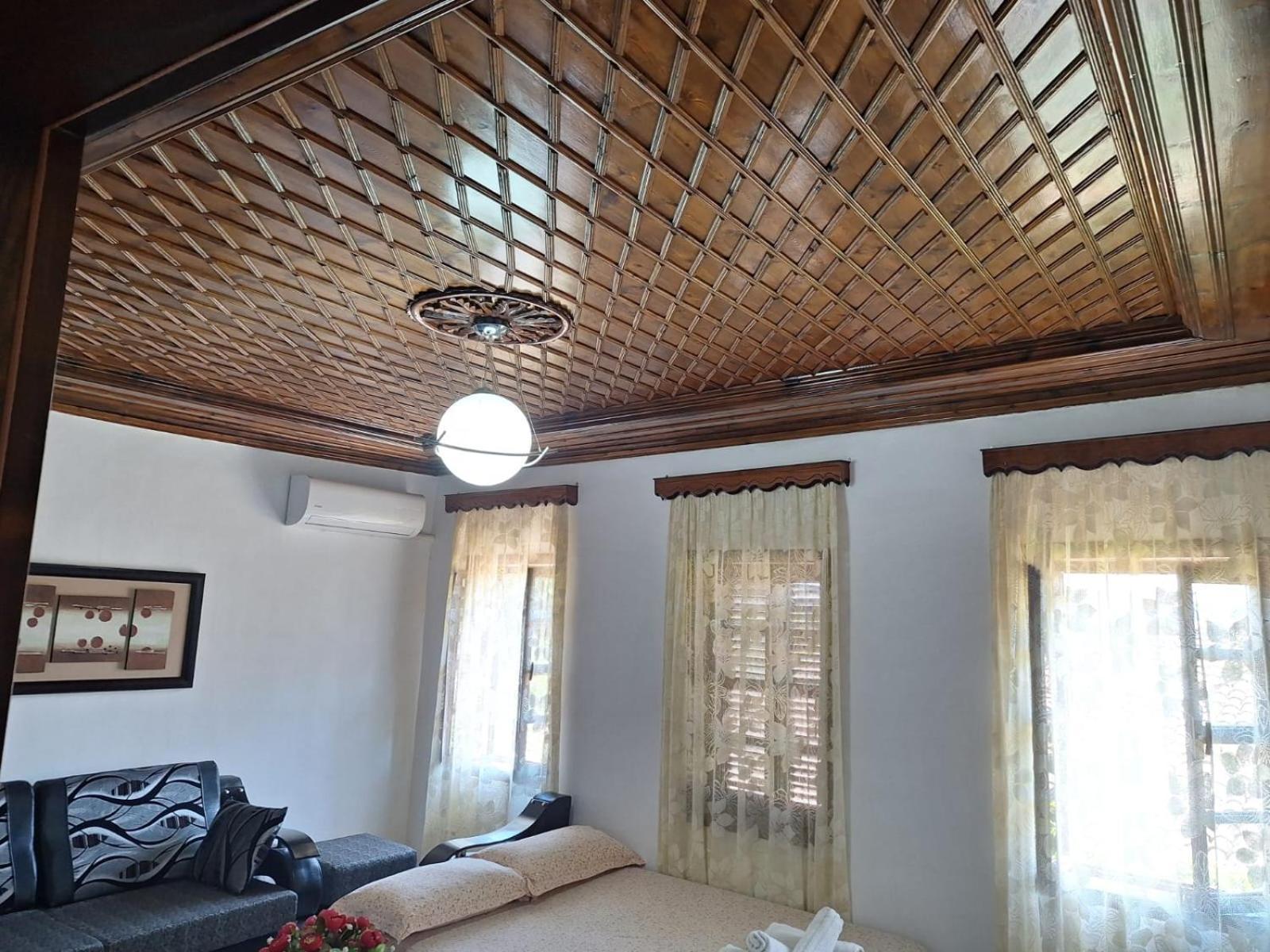 Tomor Shehu Guest House Берат Екстериор снимка