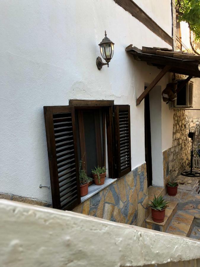 Tomor Shehu Guest House Берат Екстериор снимка
