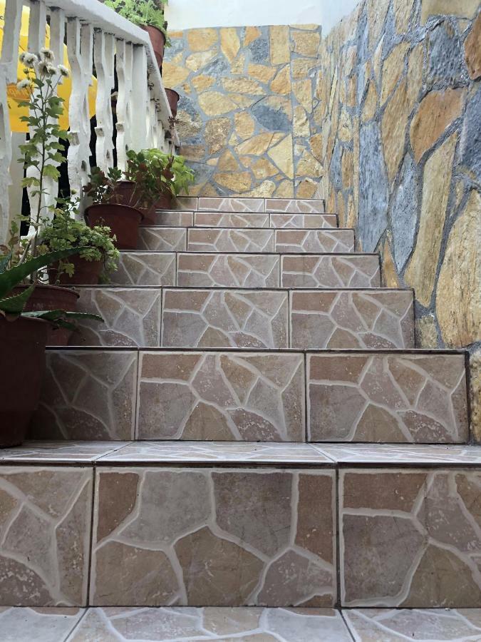 Tomor Shehu Guest House Берат Екстериор снимка